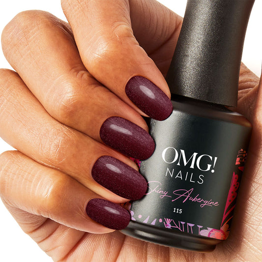 Glänzender Aubergine-Gel-Nagellack