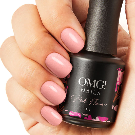 Gel-Nagellack mit rosa Blumen