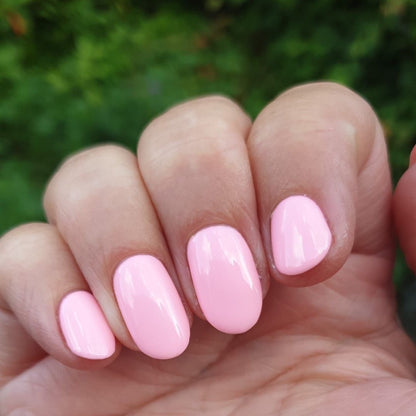 025 Bright Pink Gel Polish