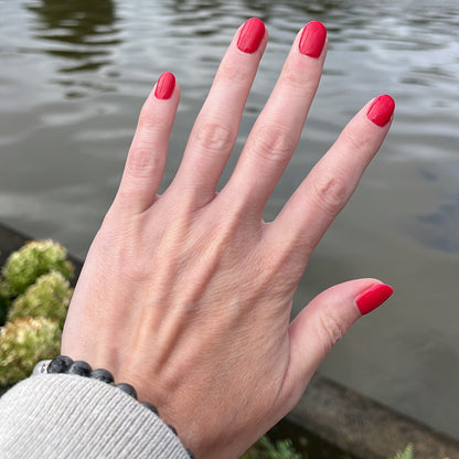 Errötender roter Gel-Nagellack