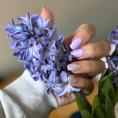 Schöner Lavendel-Gel-Nagellack